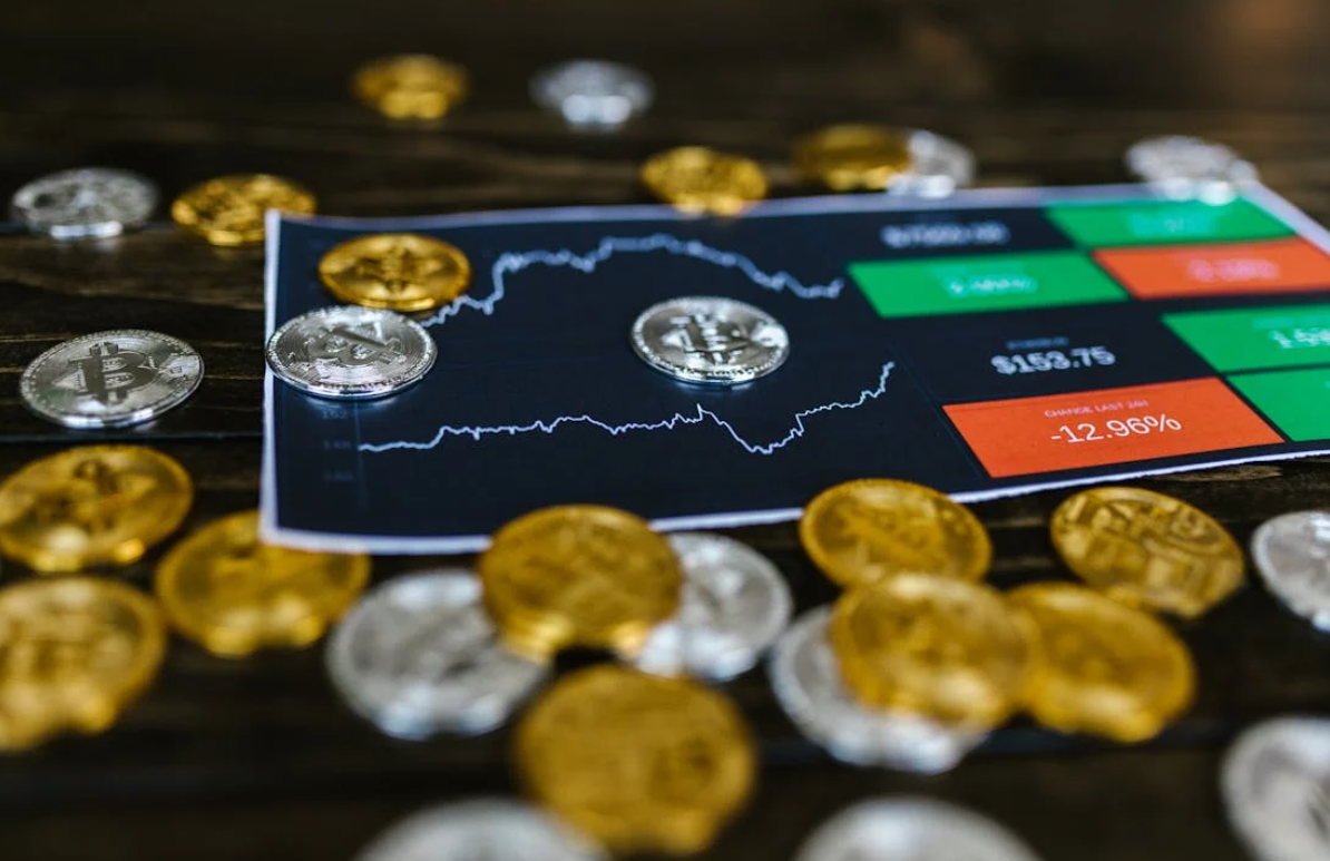 华尔街的“比特币诱惑”：企业囤币潮起，是财富新引擎还是金融陷阱？